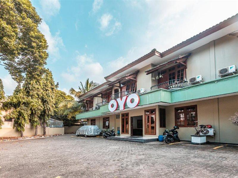 โอโย 1990 คอสต์ กูนิงัน เอ็กเซกคิวทีฟ บอร์ดดิ้ง เฮาส์ เซเตียบูดี Hotel จาการ์ตา ภายนอก รูปภาพ