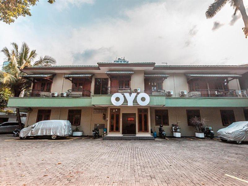 โอโย 1990 คอสต์ กูนิงัน เอ็กเซกคิวทีฟ บอร์ดดิ้ง เฮาส์ เซเตียบูดี Hotel จาการ์ตา ภายนอก รูปภาพ
