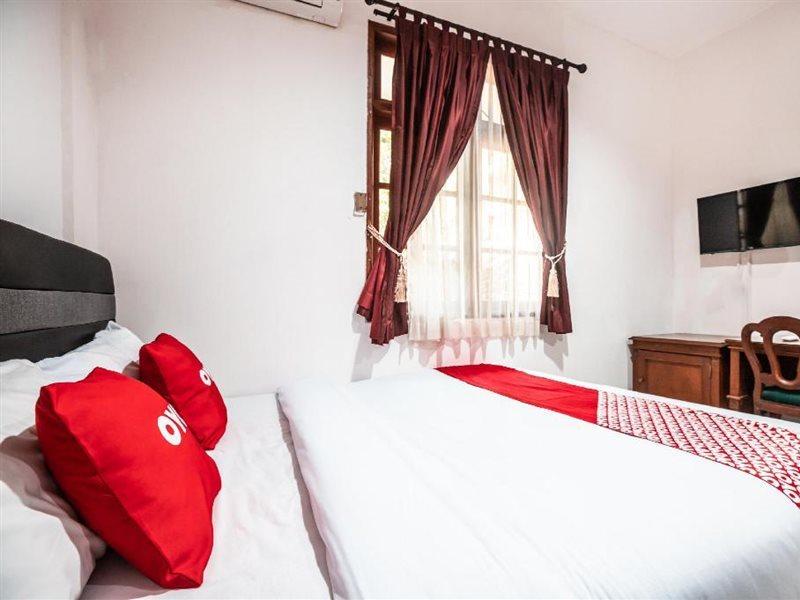 โอโย 1990 คอสต์ กูนิงัน เอ็กเซกคิวทีฟ บอร์ดดิ้ง เฮาส์ เซเตียบูดี Hotel จาการ์ตา ภายนอก รูปภาพ