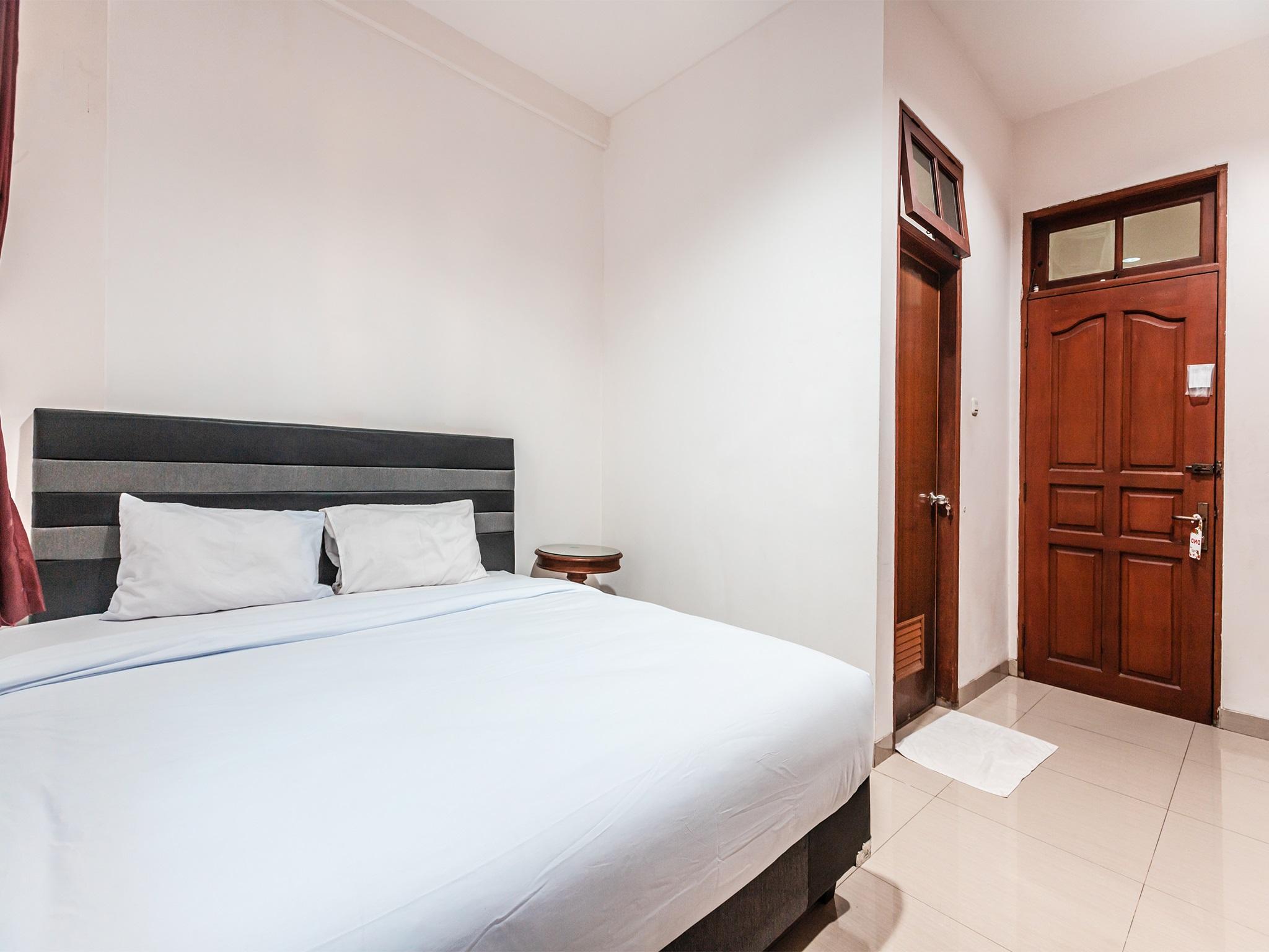 โอโย 1990 คอสต์ กูนิงัน เอ็กเซกคิวทีฟ บอร์ดดิ้ง เฮาส์ เซเตียบูดี Hotel จาการ์ตา ภายนอก รูปภาพ